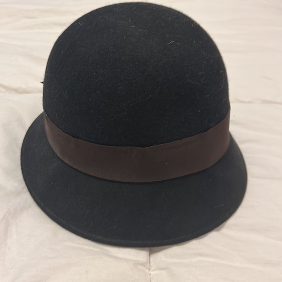 August Felt Cloche Hat Feather Ribbon - Picture 3 of 5